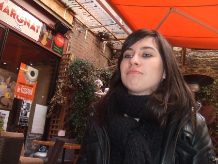 Le femme dont la crème chocolat ne sert pas qu'à être mangée.